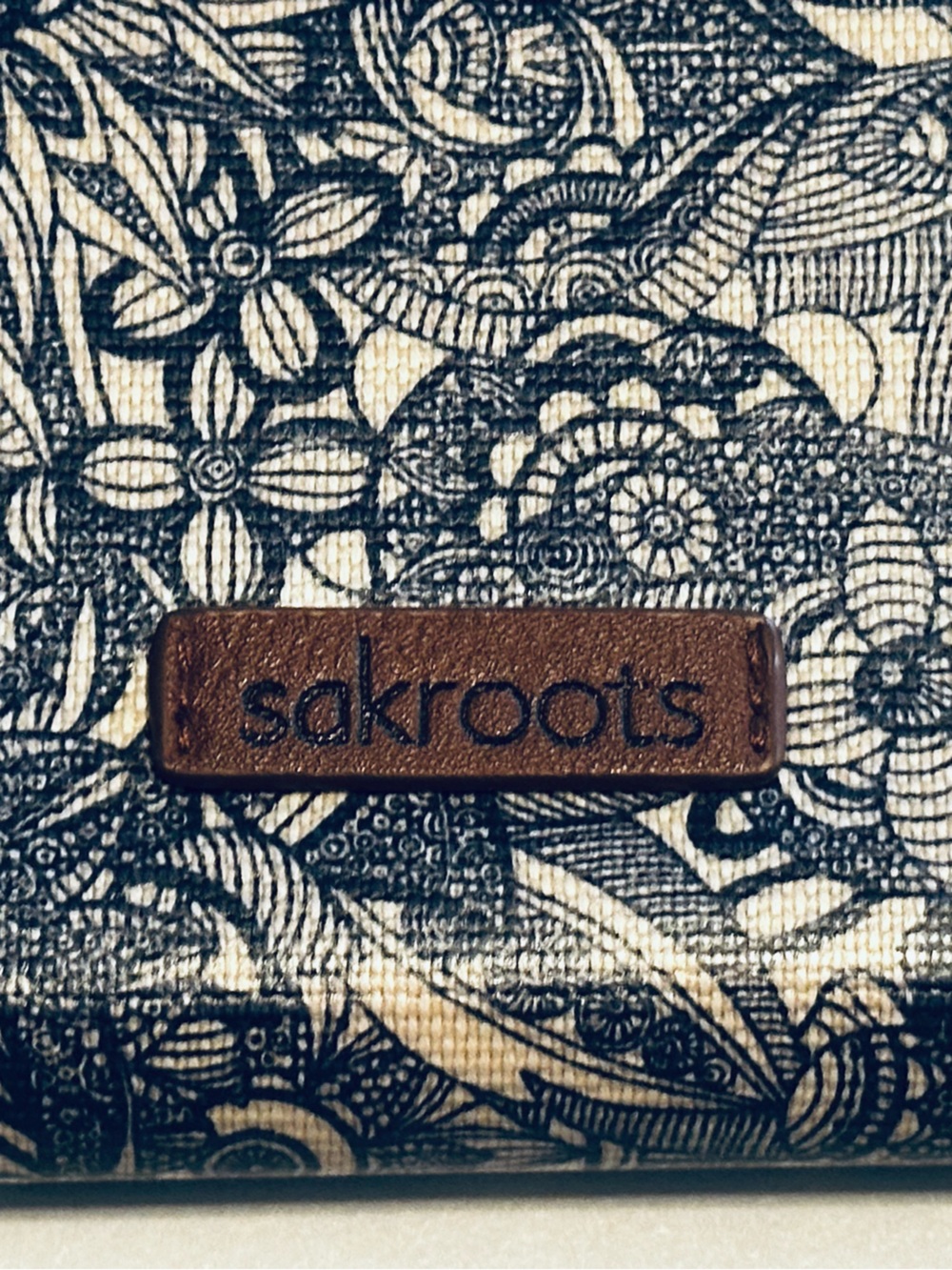 Sakroots Navy and Cream Floral Zip-Around Wallet with Butterfly Charm - Picture 3 of 6